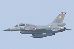 F-16B 6808 (Photo by Jason Tu)